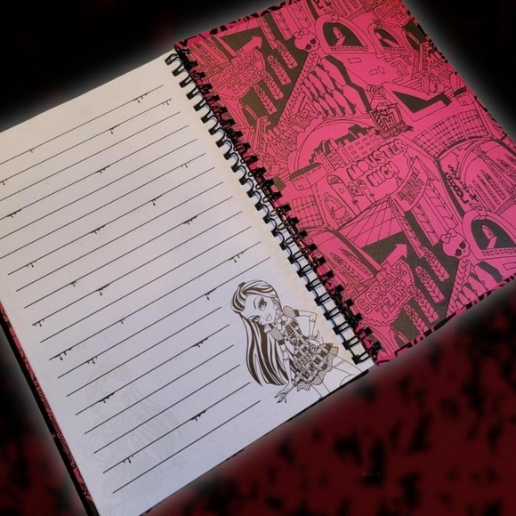 Monster High pink Journal From Iceland! RARE AND UNUSED - Picture 4 of 4
